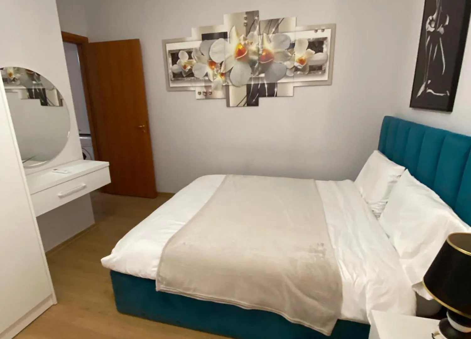 Signature Apartment 11 Tirana