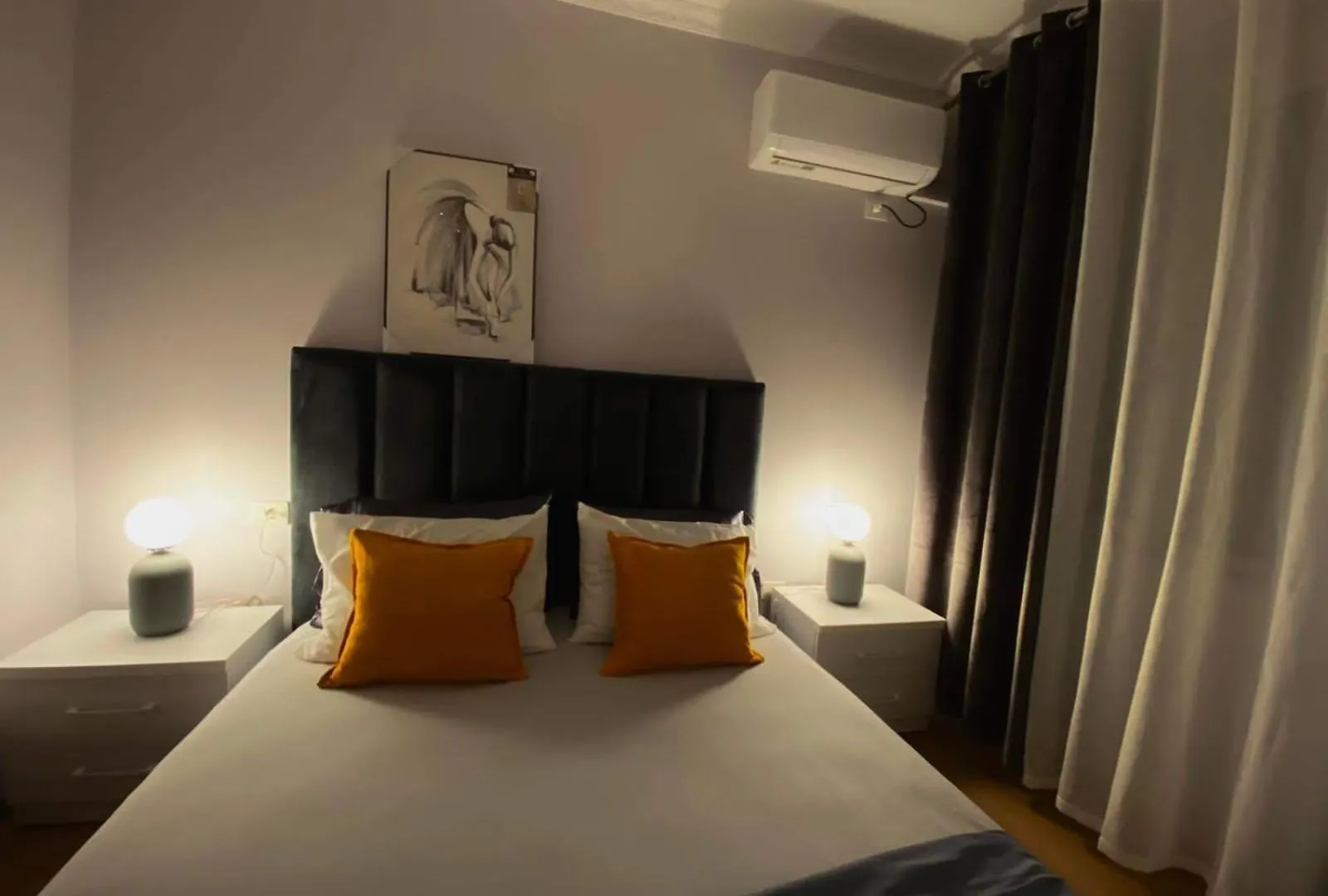 Signature Apartment 11 Tirana 0*,