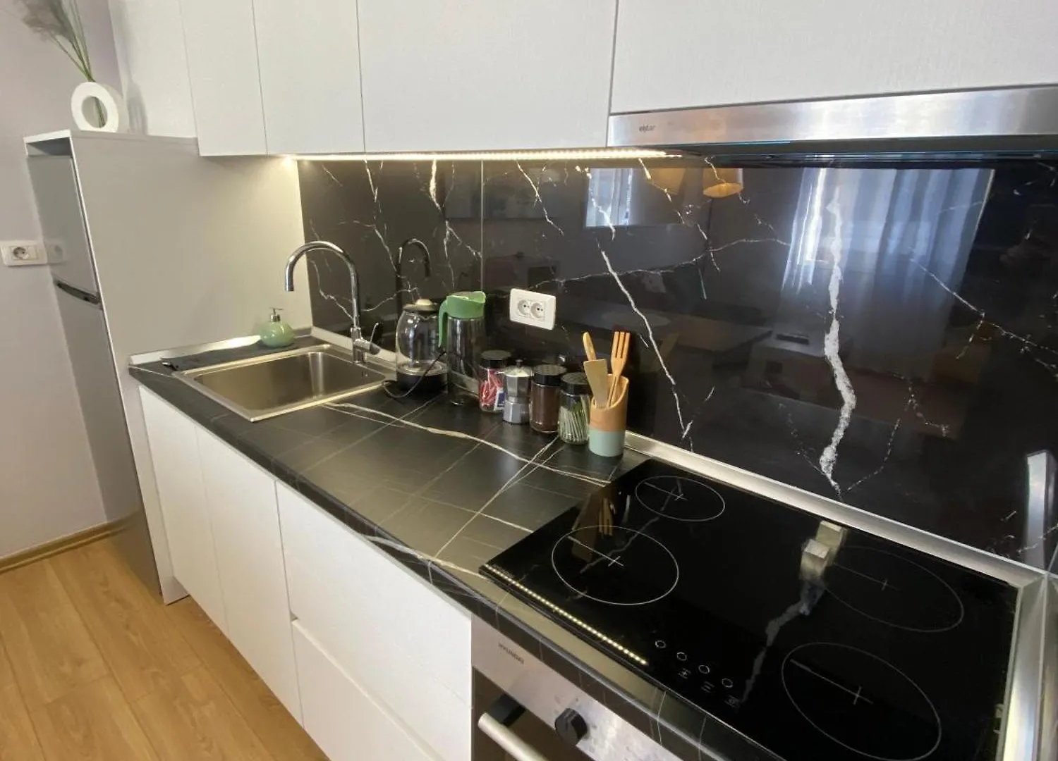 Signature Apartment 11 Tirana 0*,  Albania